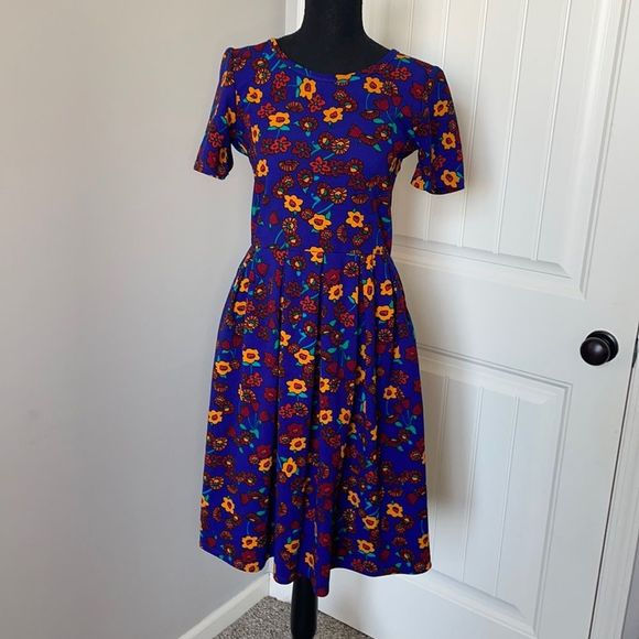 LuLaRoe Dresses & Skirts - Lularoe Amelia Midi Fit and Flare Floral Pleated Short Sleeve Crew Neck Medium